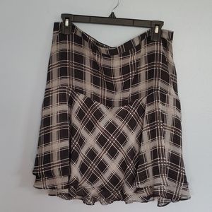 Feminine flowy skirt NWOT